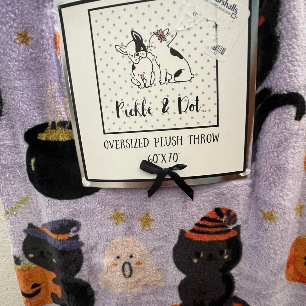 NWT Pickle & Dot oversized plush throw